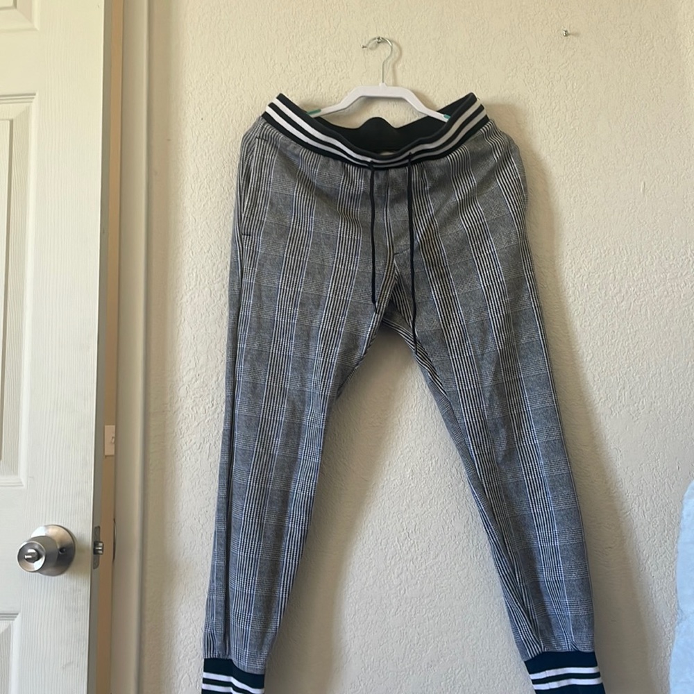 Comfy sweatpants, good for outdoor hiking